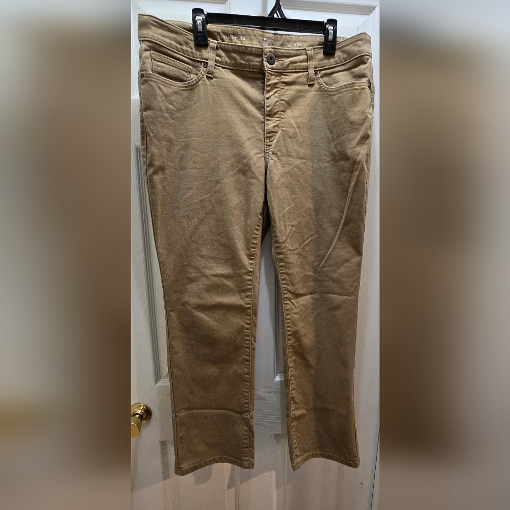 St. John's Bay Women's Tan Straight Leg Jeans 16 W